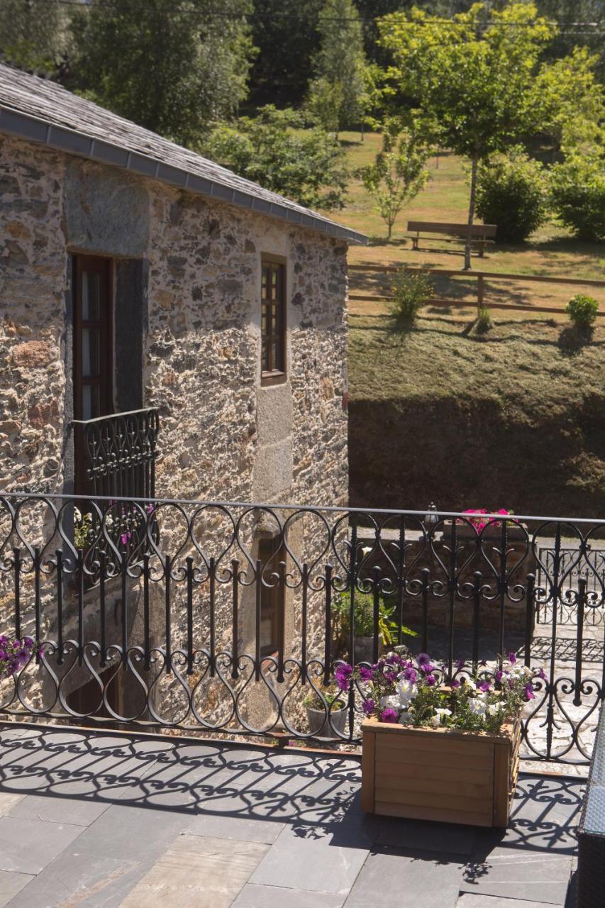 Gasthaus Casa Pineiro Monfero Exterior foto