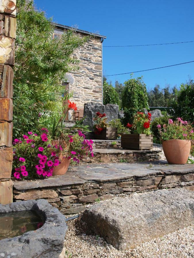Gasthaus Casa Pineiro Monfero Exterior foto